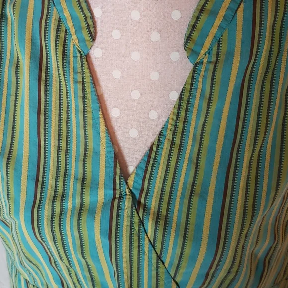 Beautiful stripe top - Picture 3 of 5